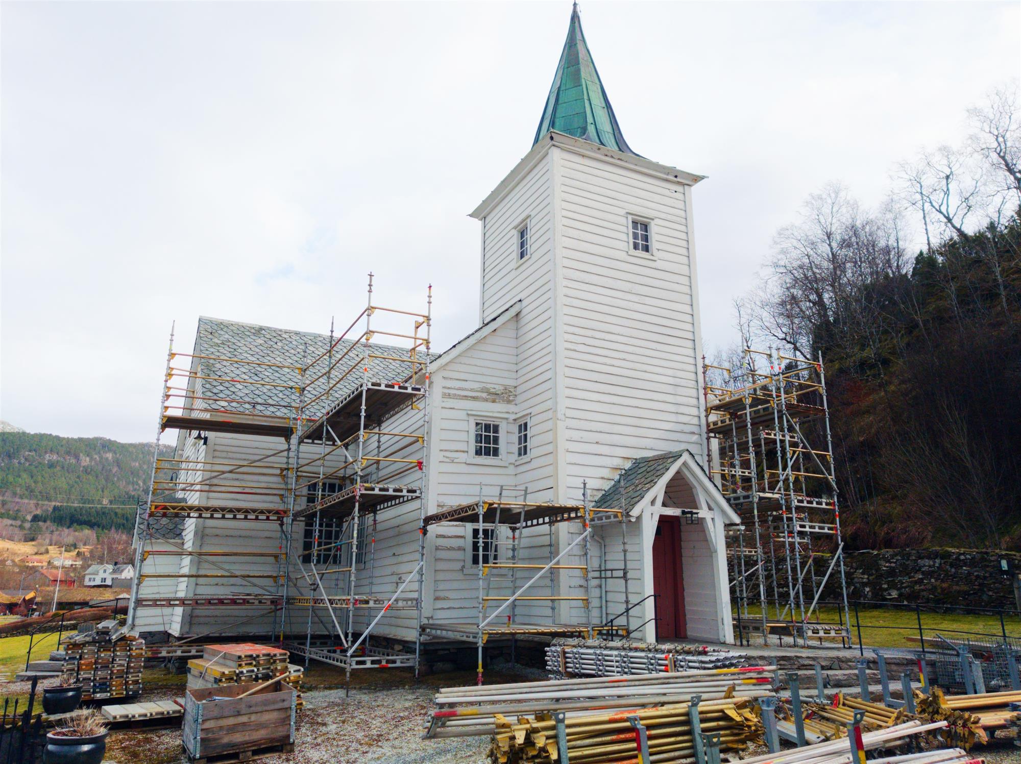 Eiefjord kyrkje oppussing